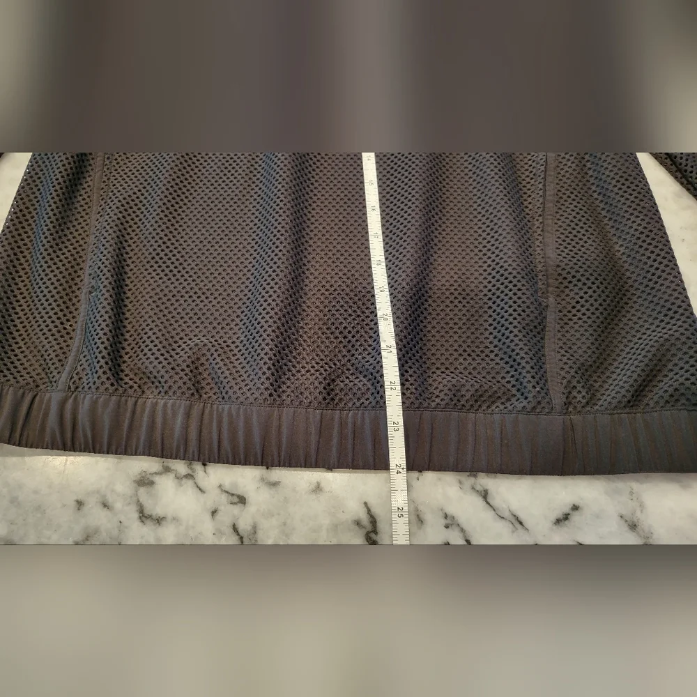 Lululemon Rare Black Mesh Long Sleeve Top - Picture 2 of 10